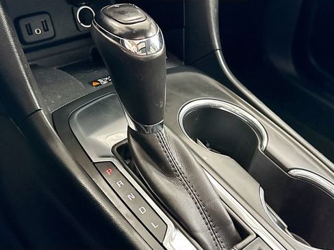 Used 2018 Chevrolet Equinox Premier FWD image 17