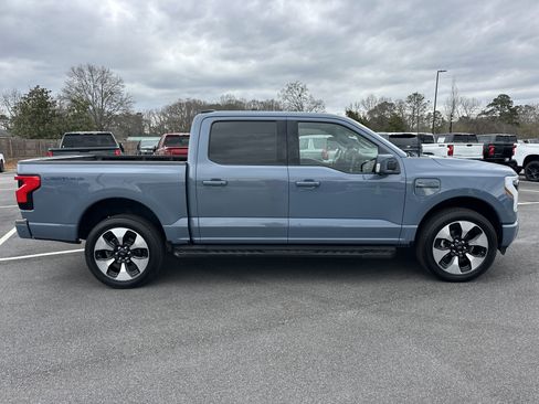 Used 2023 Ford F150 Lightning Platinum image 5