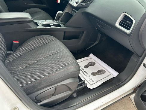 Used 2015 Chevrolet Equinox LT image 12