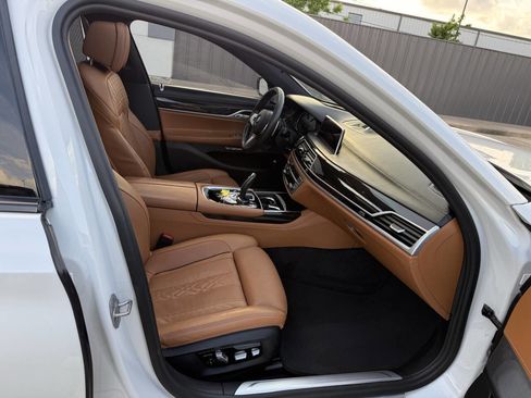 Used 2018 BMW M760i xDrive AWD/4WD image 10