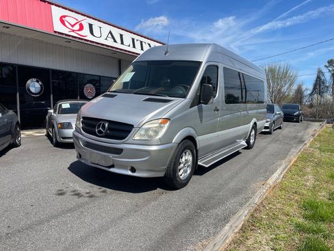 Used 2008 Dodge Sprinter 2500 image 2