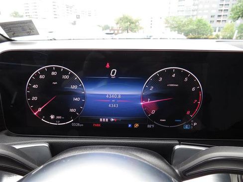 Used 2026 Mercedes-Benz GLB 250 4MATIC image 13