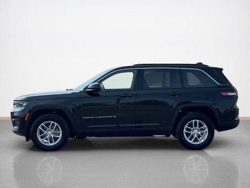 Used 2025 Jeep Grand Cherokee Laredo X w/ Luxury Tech Group I image 4