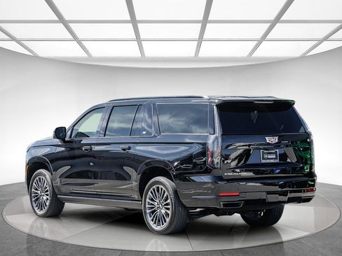 Used 2025 Cadillac Escalade ESV Sport Platinum w/ LPO, Floor Liner Package image 2