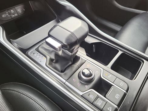 Used 2024 Kia Sorento S image 24