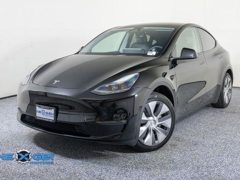 Used 2023 Tesla Model Y Long Range AWD/4WD image 3
