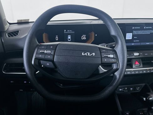 Used 2025 Kia K4 LXS image 18