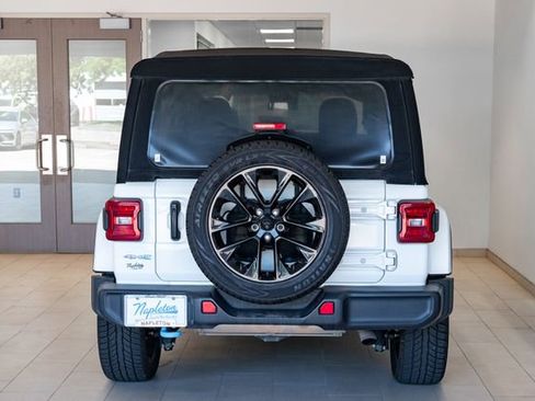 Used 2024 Jeep Wrangler Unlimited Sahara AWD/4WD image 33
