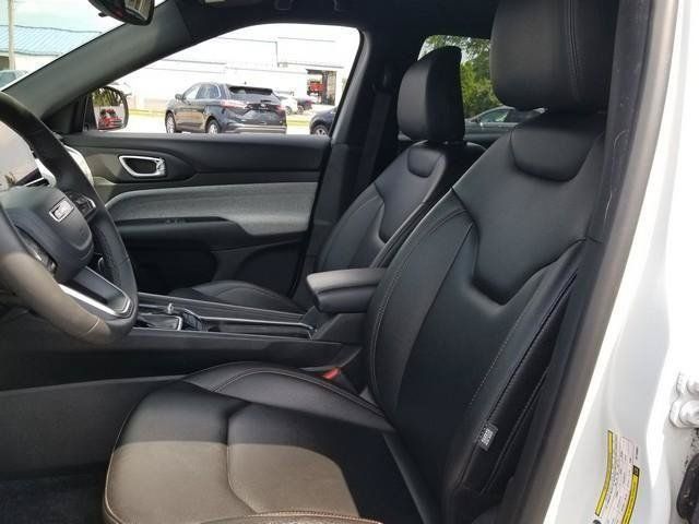 Used 2024 Jeep Compass Latitude AWD/4WD image 13