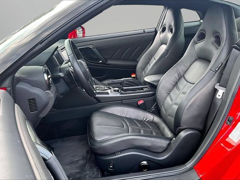 Used 2020 Nissan GT-R Premium w/ Premium Interior Package AWD/4WD image 22