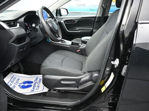 Used 2024 Toyota RAV4 LE image 12