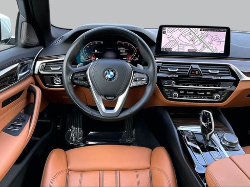 Used 2023 BMW 530i xDrive AWD/4WD image 6