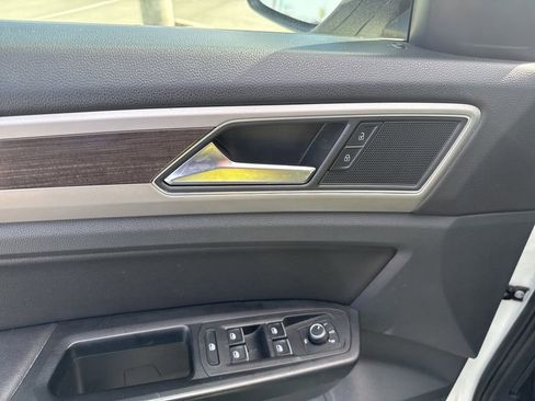 Used 2019 Volkswagen Atlas SEL image 12