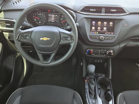 Used 2023 Chevrolet TrailBlazer LT FWD image 22