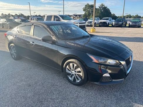 Used 2022 Nissan Altima 2.5 S FWD image 1