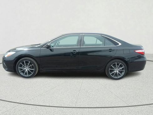 Used 2016 Toyota Camry XSE w/ Moonroof Package FWD image 4
