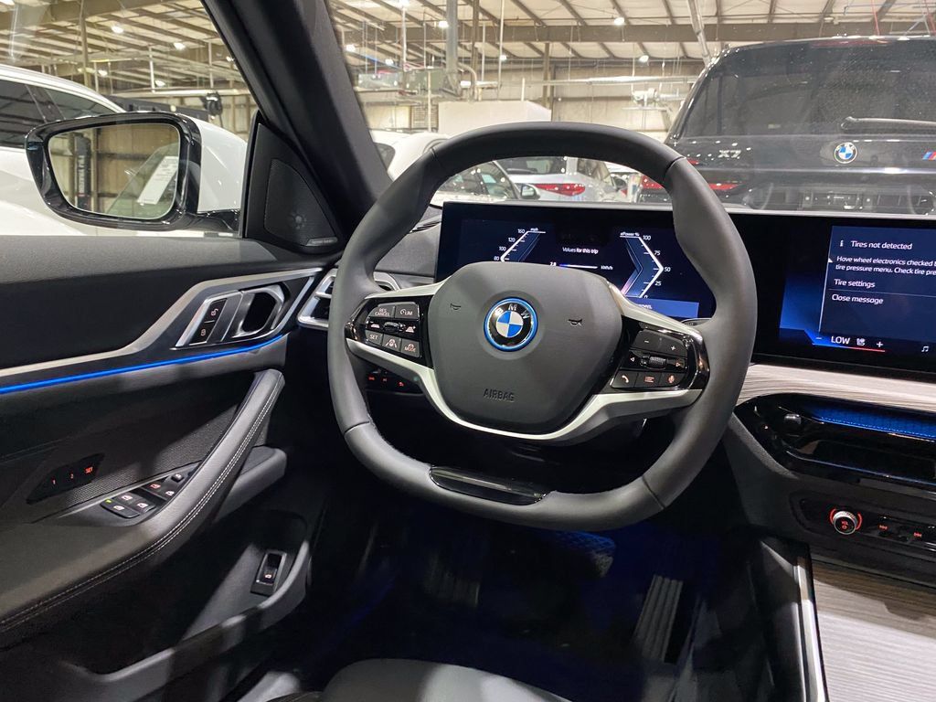 Used 2025 BMW i4 xDrive40i AWD/4WD image 3