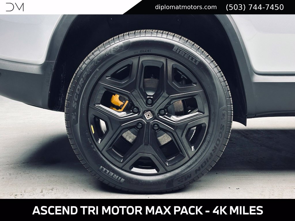 Used 2025 Rivian R1S Premium Dual AWD/4WD image 40