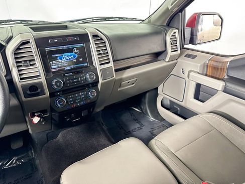 Used 2015 Ford F150 Lariat image 27