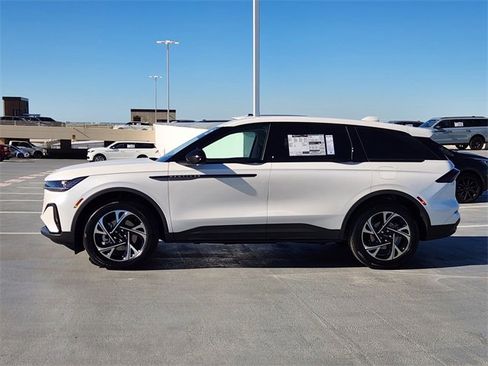 New 2026 Lincoln Nautilus Premier w/ Jet Appearance Package image 4