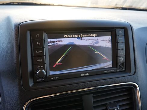 Used 2018 Dodge Grand Caravan SE w/ UConnect Hands-Free Group image 28