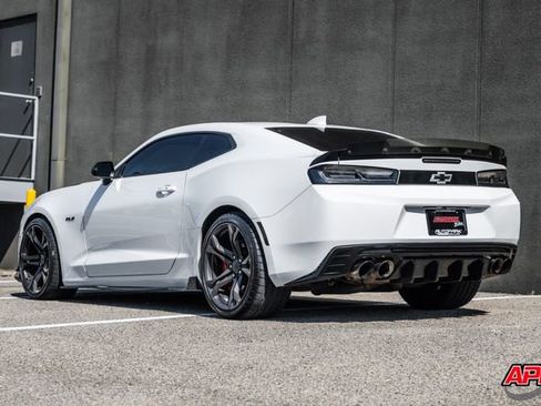 Used 2018 Chevrolet Camaro SS image 7