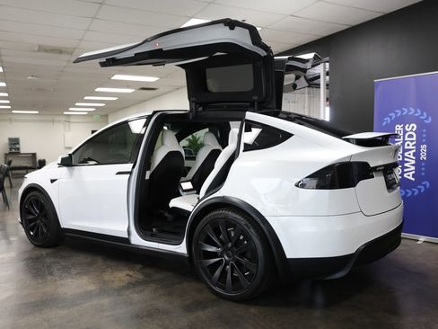 Used 2022 Tesla Model X AWD/4WD image 19