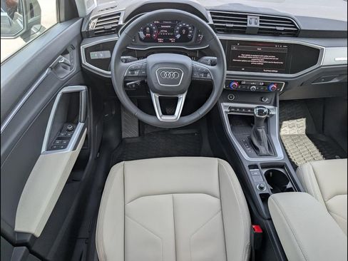 Certified 2025 Audi Q3 2.0T Premium Plus w/ Premium Plus Package AWD/4WD image 9