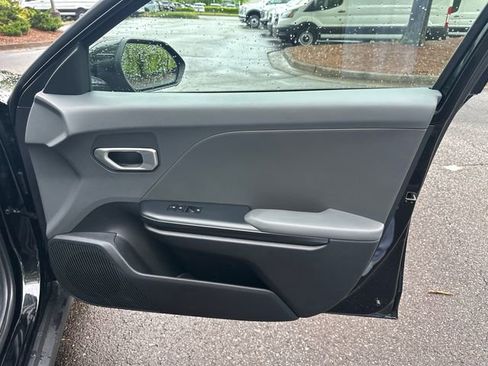Used 2025 Kia K4 FWD image 17