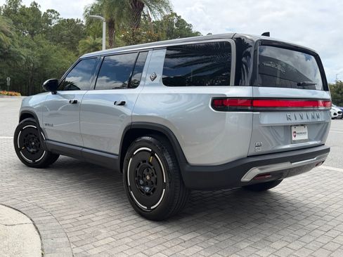 Used 2025 Rivian R1S Adventure AWD/4WD image 2