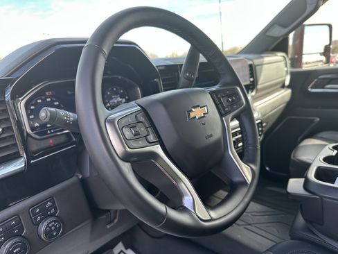 Used 2024 Chevrolet Silverado 3500 LTZ image 21