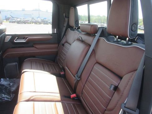 New 2026 GMC Sierra 3500 Denali Ultimate AWD/4WD image 14