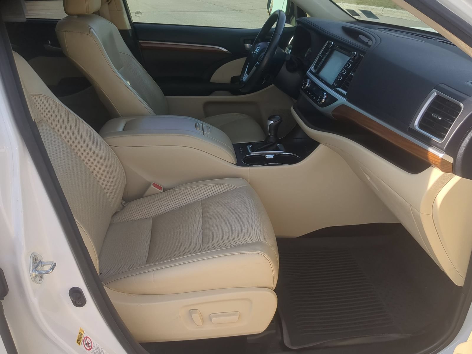 Used 2017 Toyota Highlander Limited AWD/4WD image 38