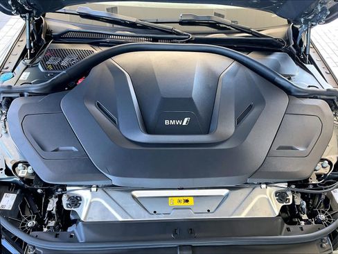 Certified 2025 BMW i4 eDrive40 RWD image 13