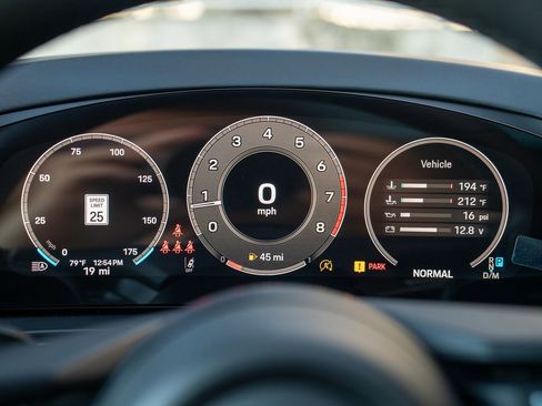 Certified 2025 Porsche Cayenne AWD/4WD image 13
