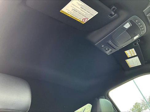 Certified 2022 Ford F250 Lariat w/ Black Appearance Package image 13