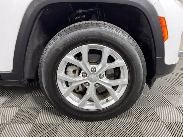Used 2023 Jeep Grand Cherokee Limited AWD/4WD image 9