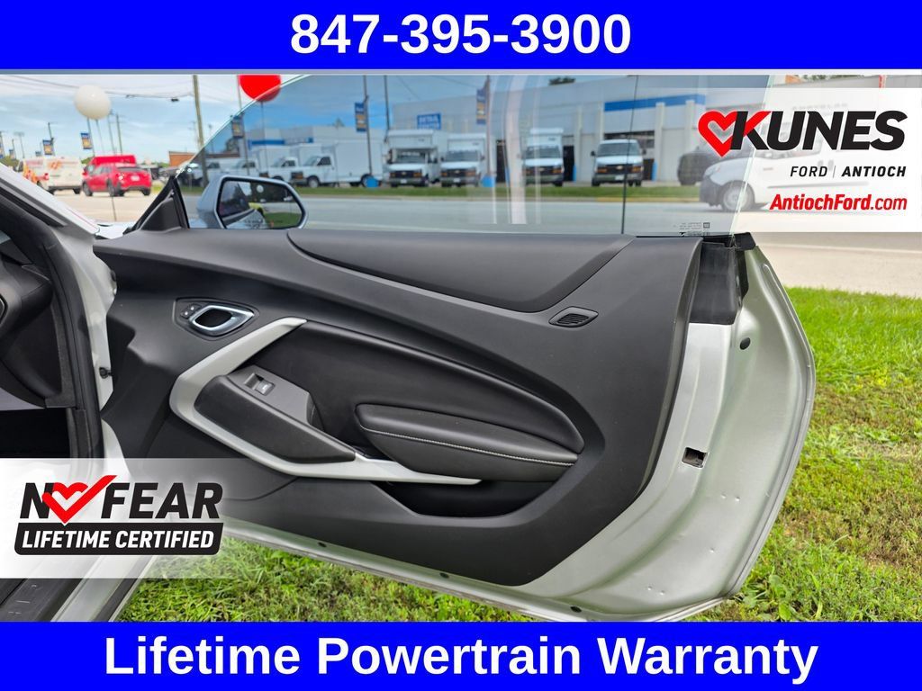 Used 2018 Chevrolet Camaro SS RWD image 29