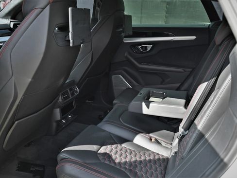Used 2019 Lamborghini Urus AWD/4WD image 15
