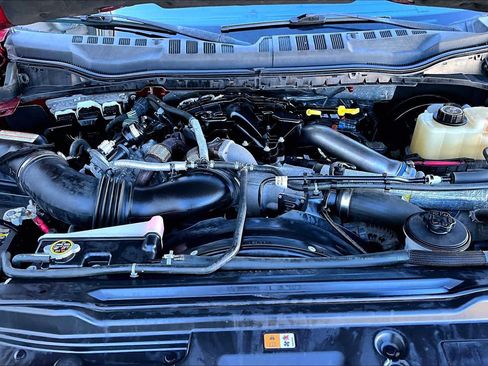 Used 2017 Ford F250 Lariat w/ Lariat Ultimate Package image 31