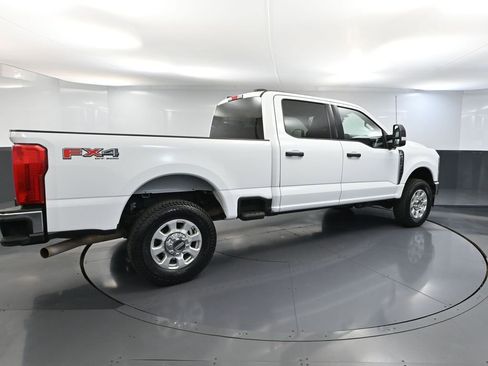 Used 2023 Ford F250 XLT w/ FX4 Off-Road Package AWD/4WD image 6