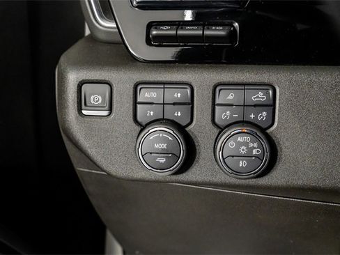 Used 2025 Chevrolet Silverado 1500 High Country w/ High Country Premium Package image 33