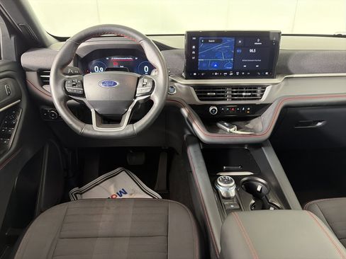 Used 2025 Ford Explorer ST-Line w/ ST-Line Street Pack image 39