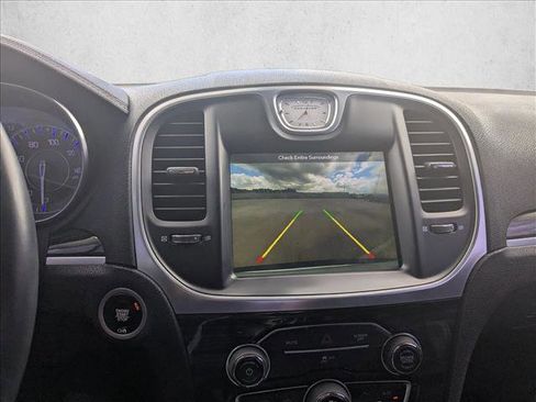 Used 2018 Chrysler 300 Touring L RWD image 14