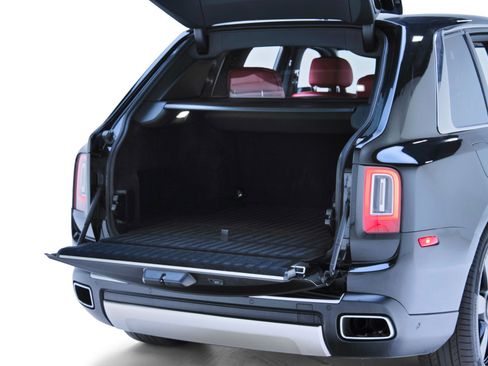 Used 2022 Rolls-Royce Cullinan w/ Cullinan Package AWD/4WD image 37