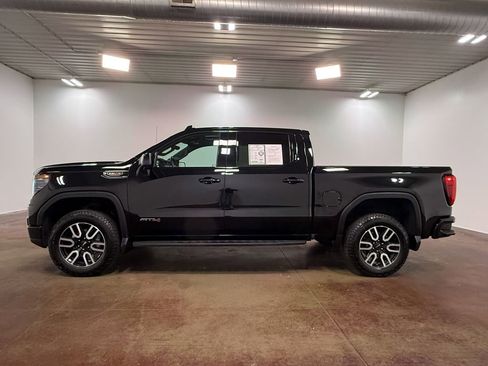 Used 2024 GMC Sierra 1500 AT4 w/ Technology Package AWD/4WD image 28