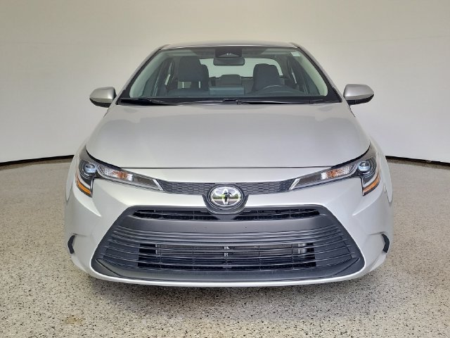 Used 2025 Toyota Corolla LE FWD image 3