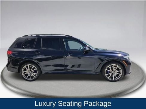 Used 2022 BMW X7 M50i w/ Luxury Seating Package image 11