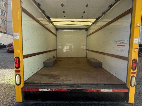 Used 2015 GMC Savana 3500 image 11