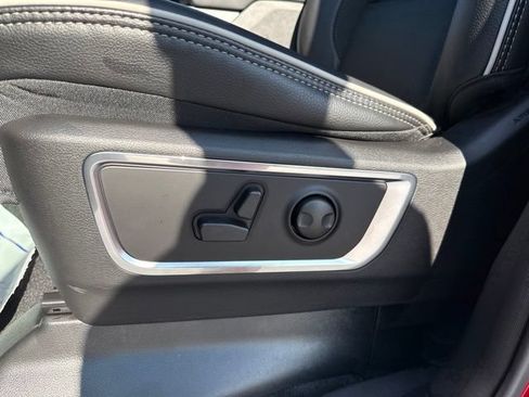 New 2026 RAM 1500 Laramie AWD/4WD image 13